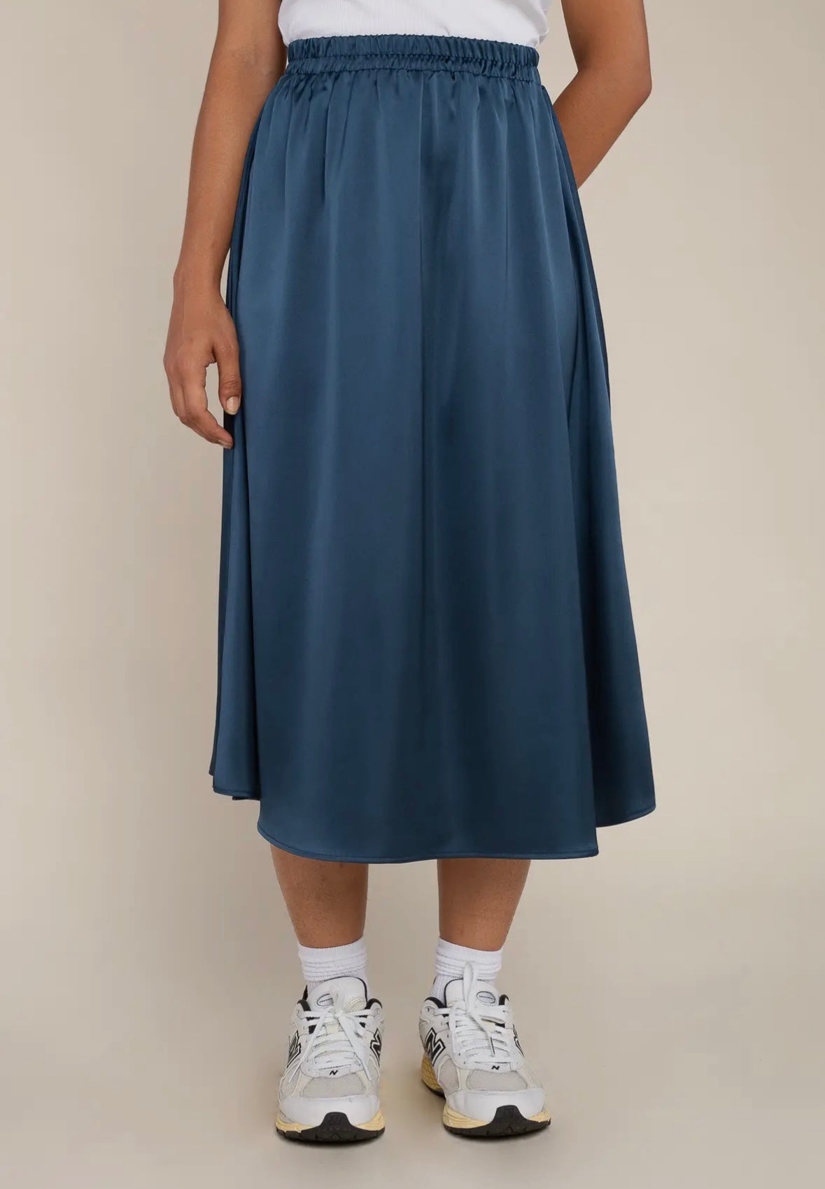 Silky Curvy Skirt (USA MADE TO ORDER)