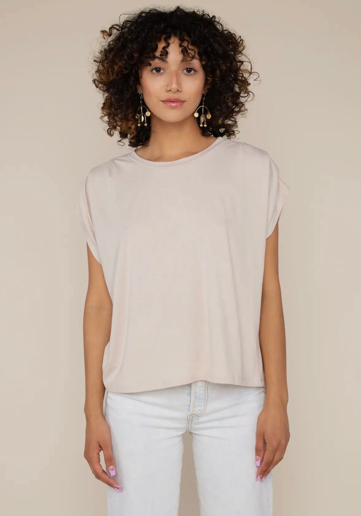A Curvy Neutral Tank USA Made