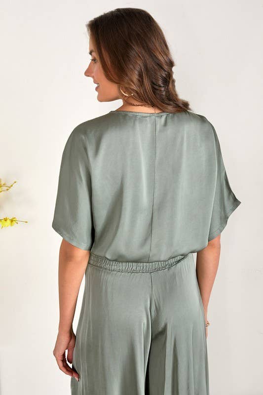 A Silky (SET) Blouse