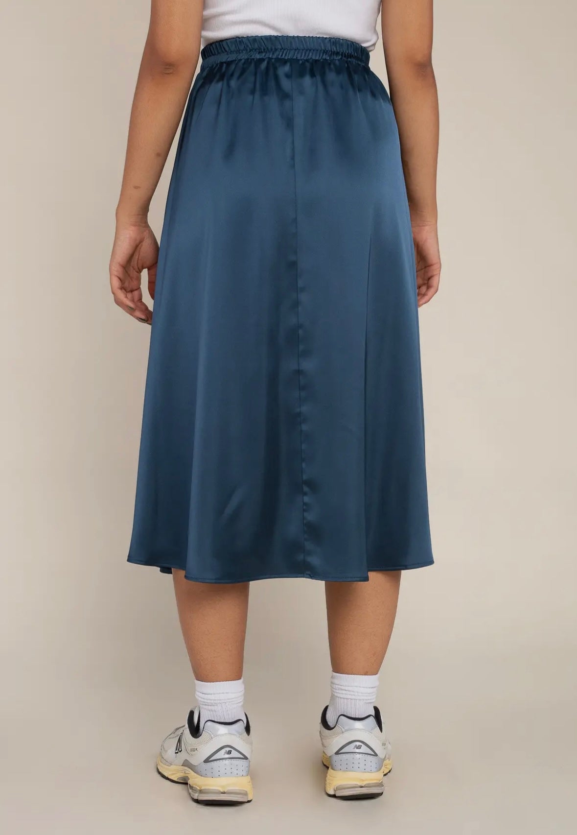Silky Curvy Skirt (USA MADE TO ORDER)