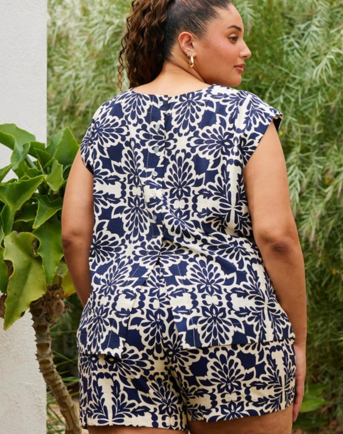 A Curvy Printed Tank (set)