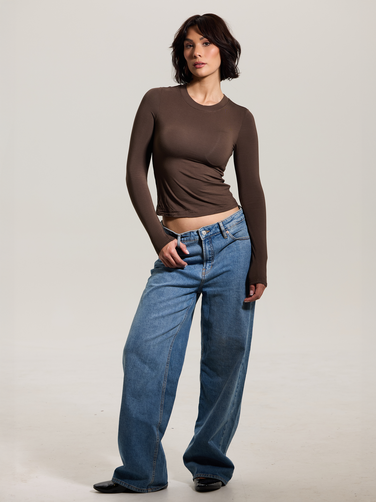 A Crew Neck Braless Long Sleeve