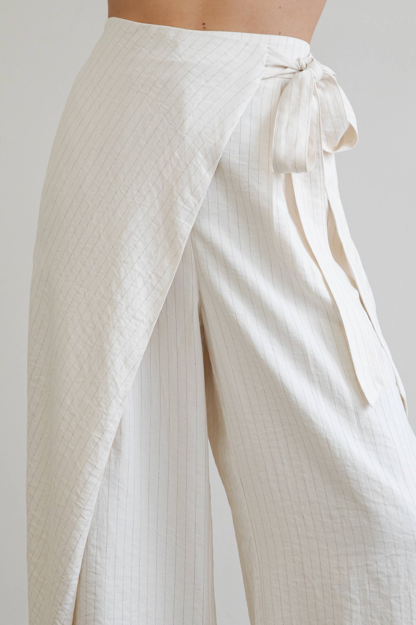 AN OVERLAPPING STRAIGHT LEG TROUSERS