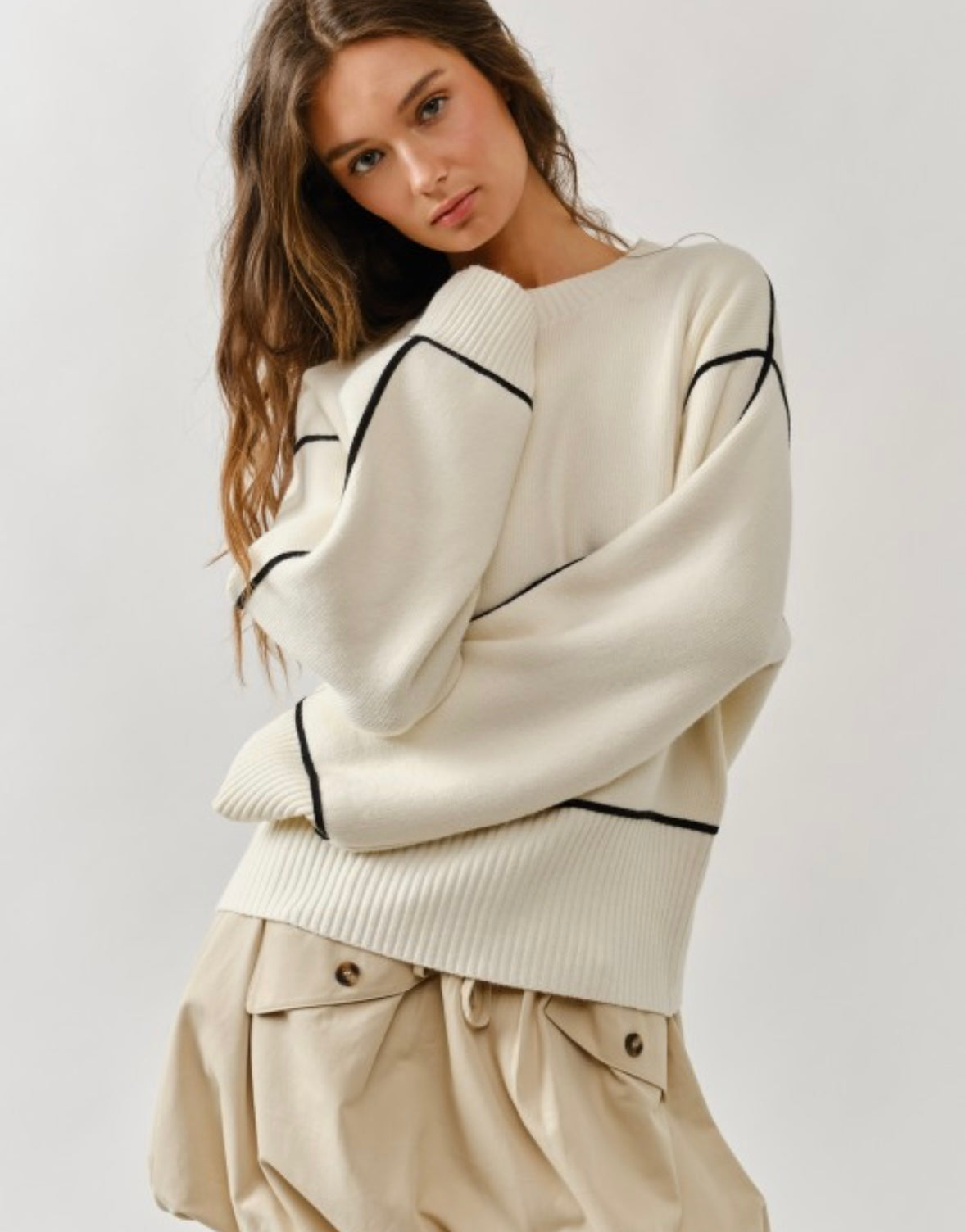 A Contrast Sweater (CURVY)