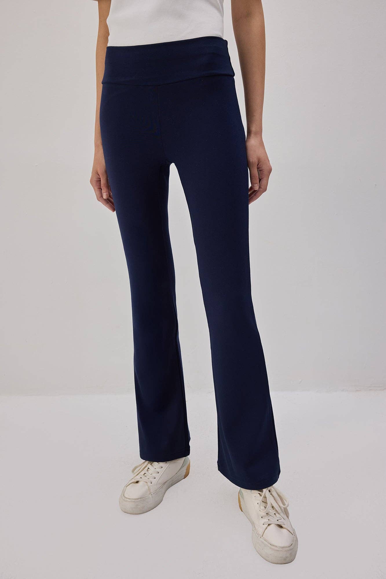 FLARED KNIT TROUSER
