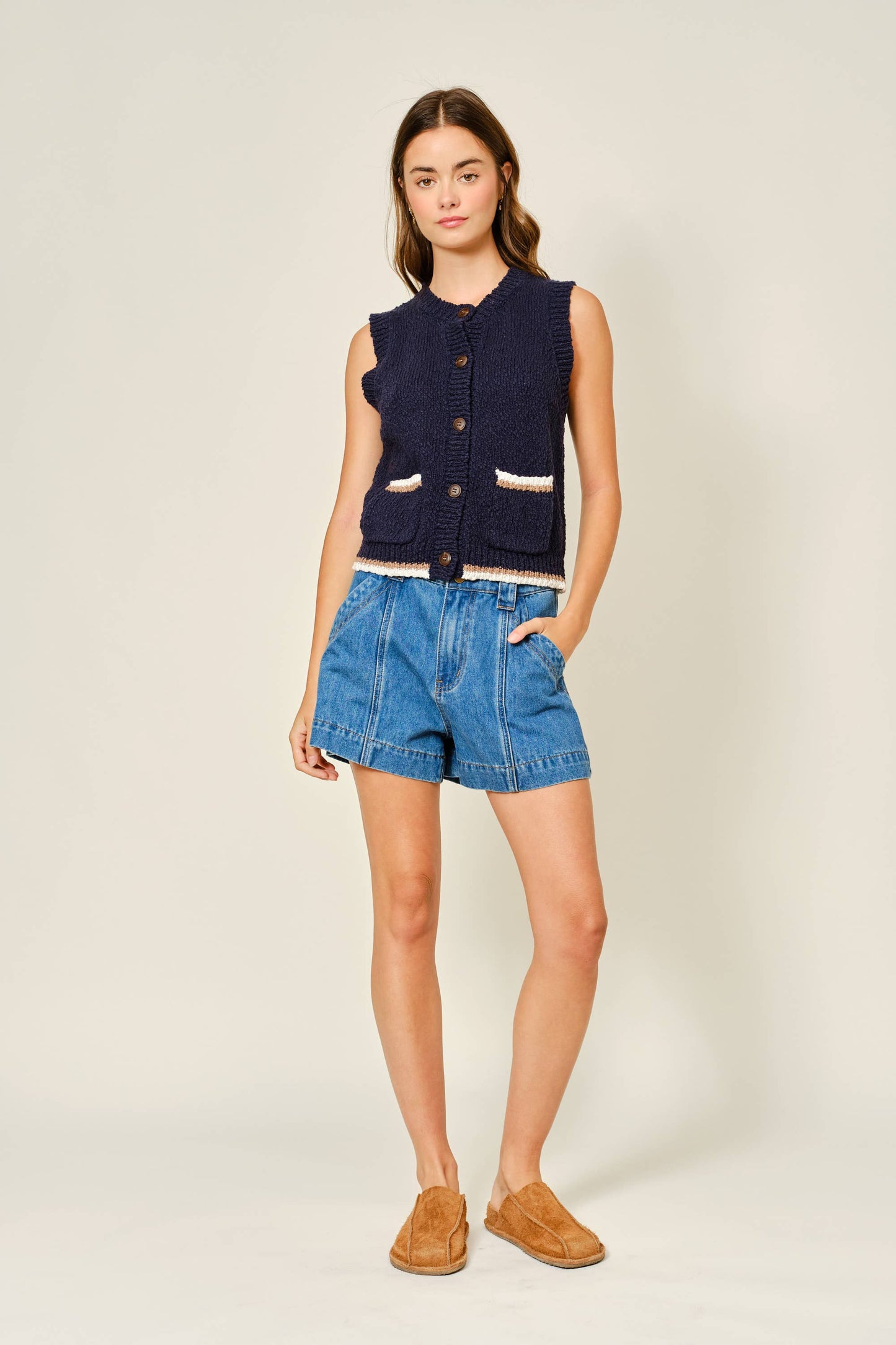 A MID RISE FLARE SHORT