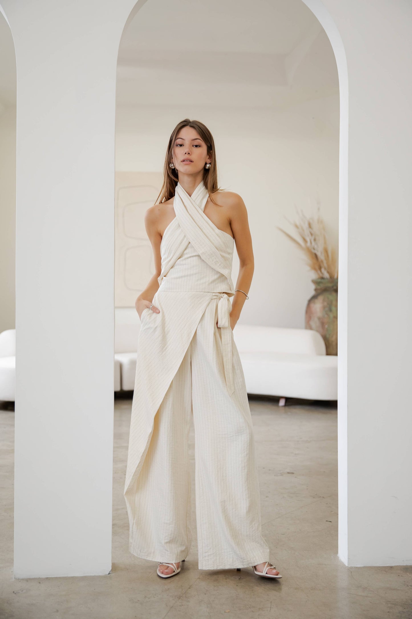 AN OVERLAPPING STRAIGHT LEG TROUSERS