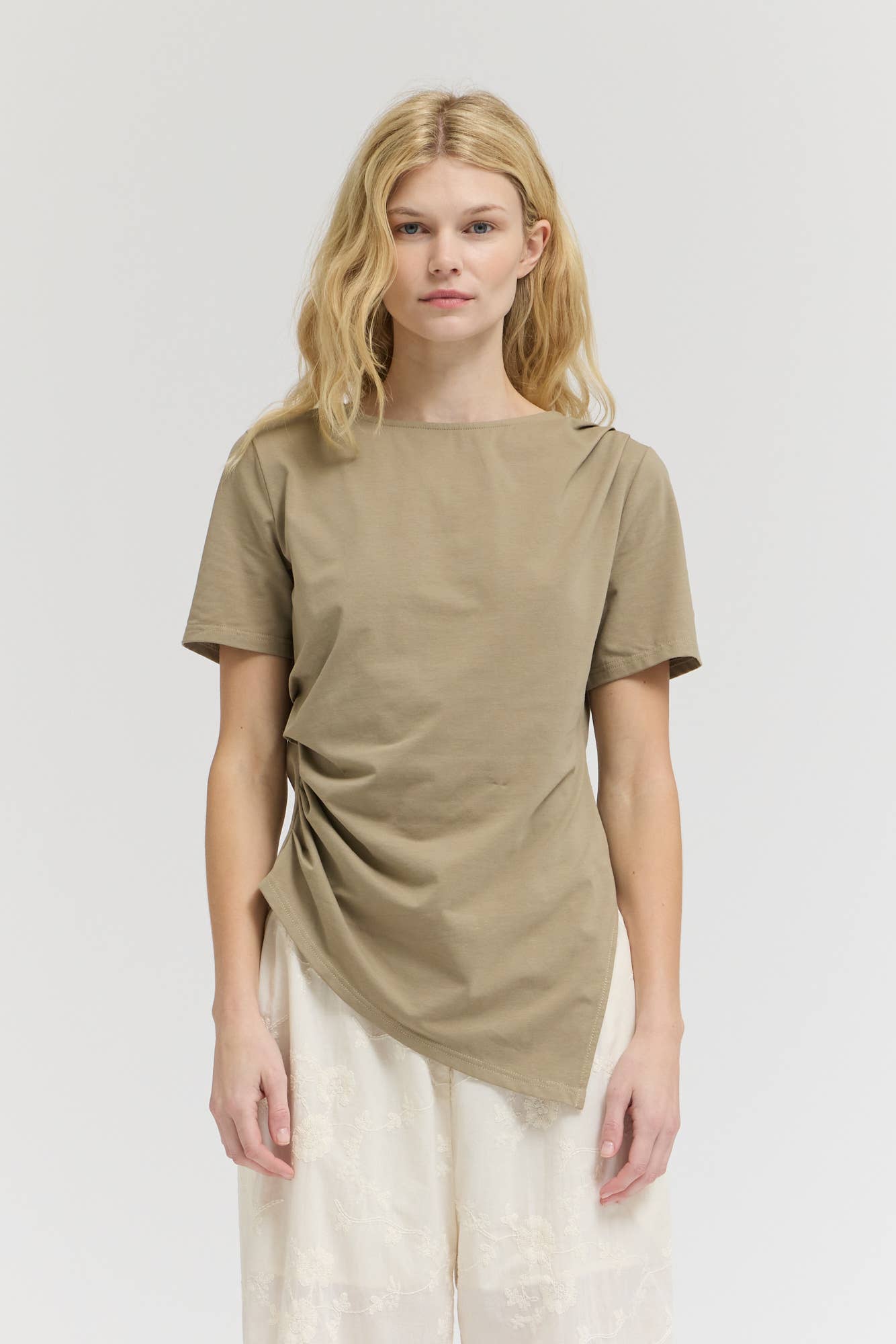 AN ASYMMETRIC JERSEY TEE