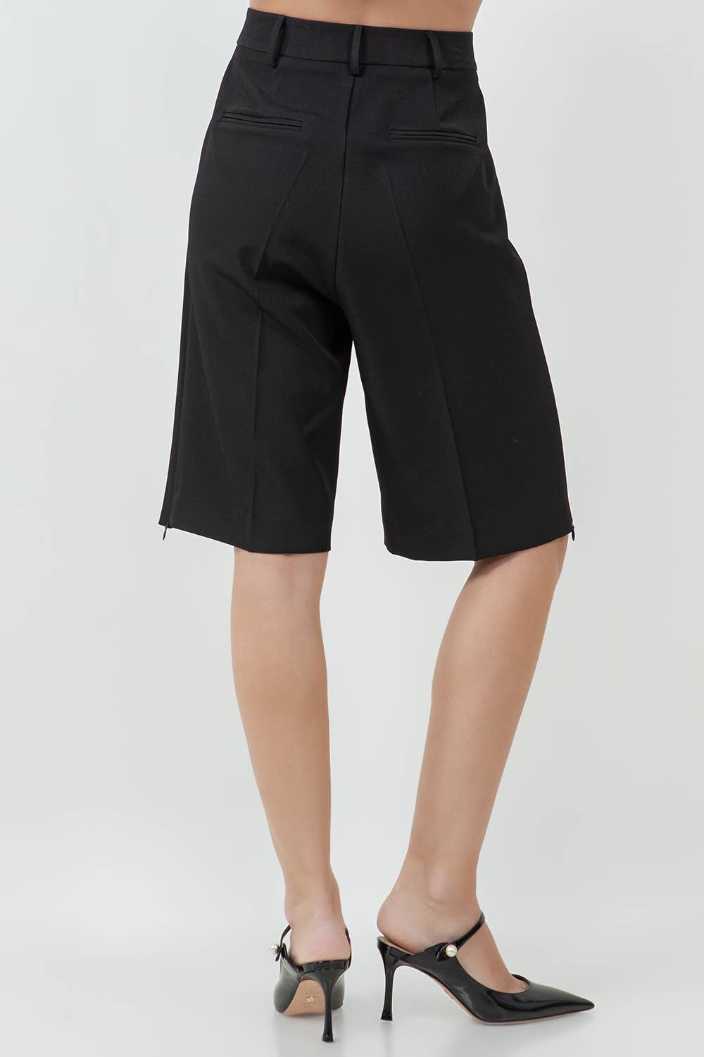 A Bermuda Short With SIDE ZIP
