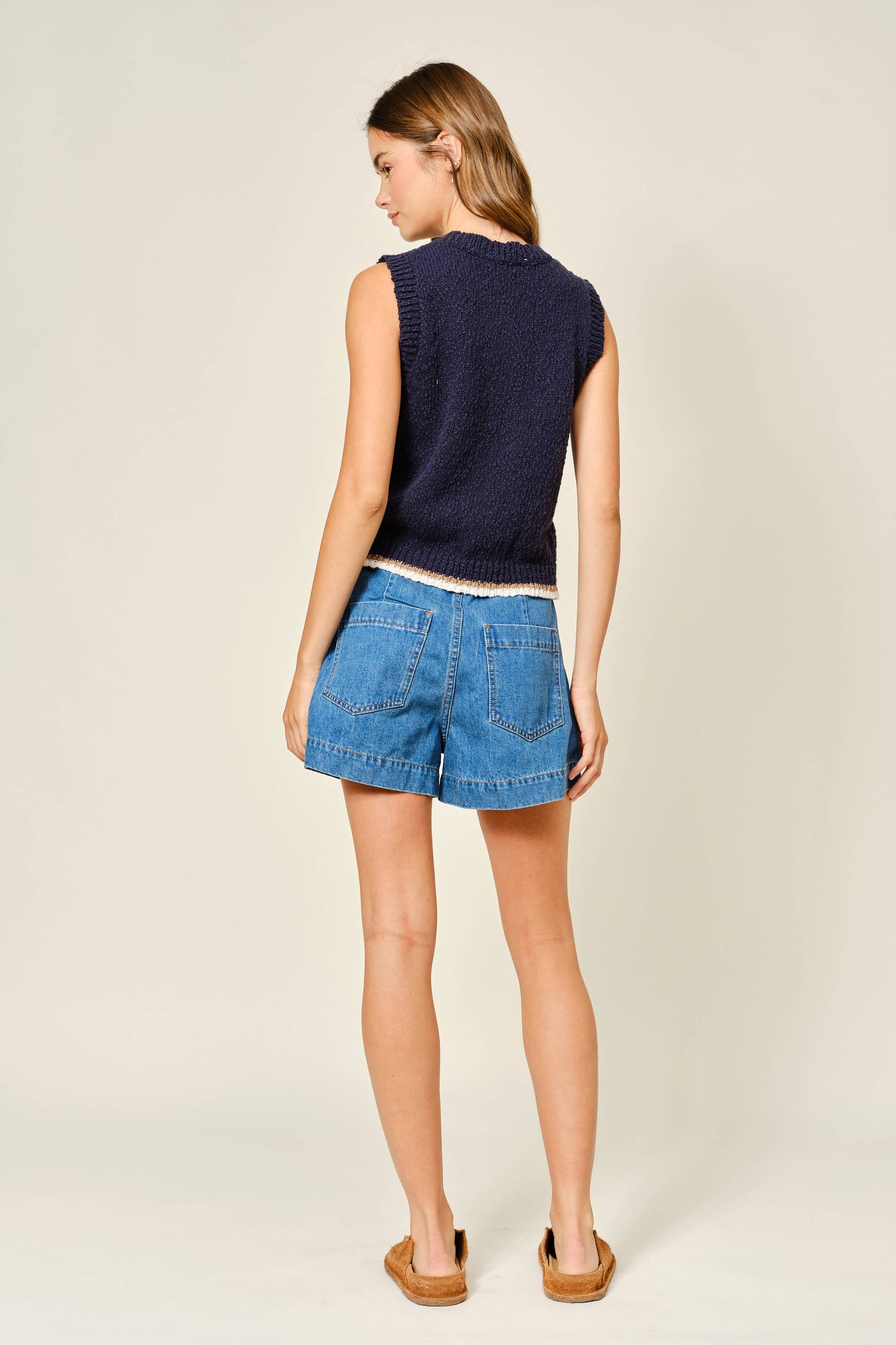 A MID RISE FLARE SHORT