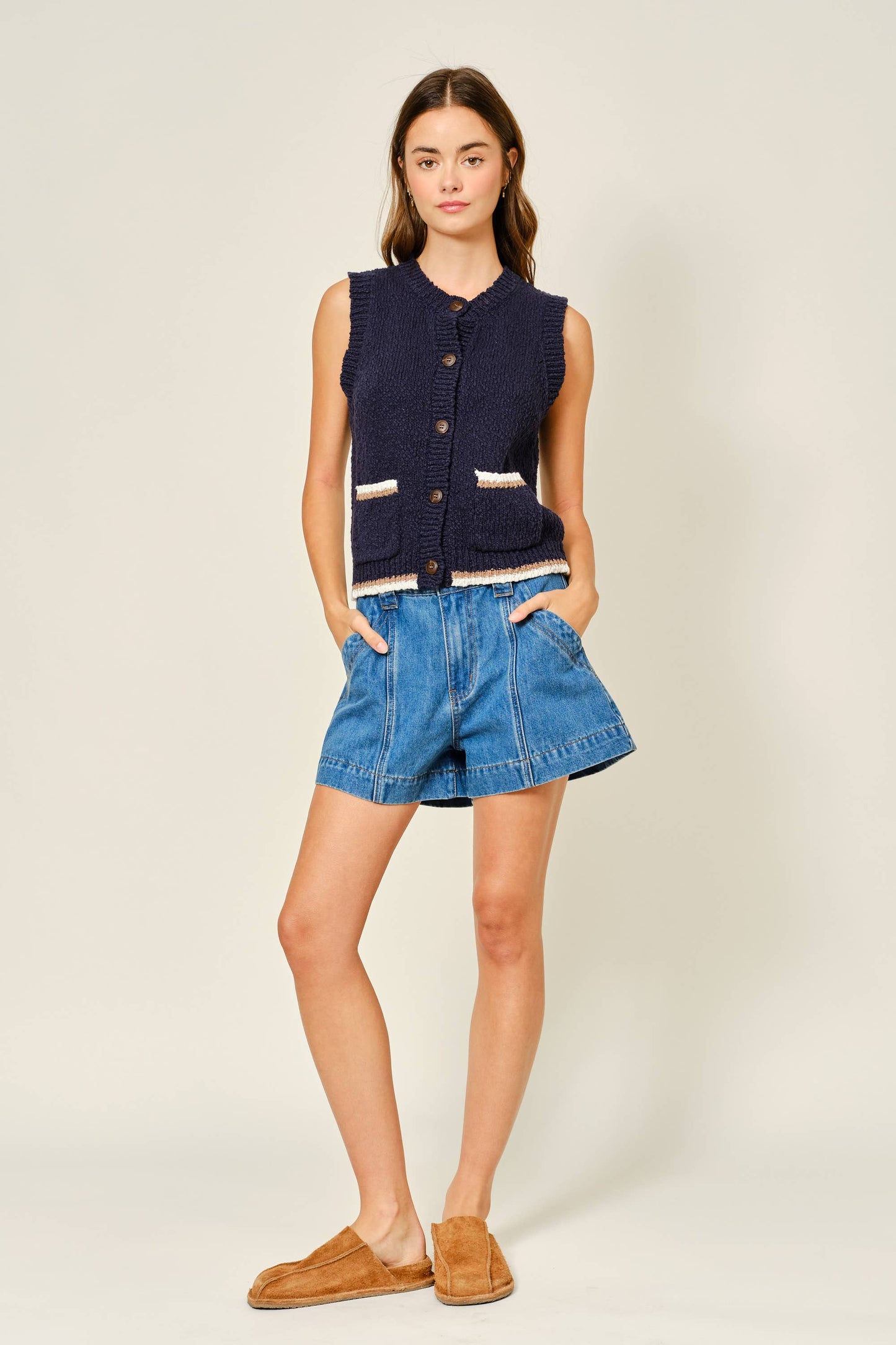 A MID RISE FLARE SHORT