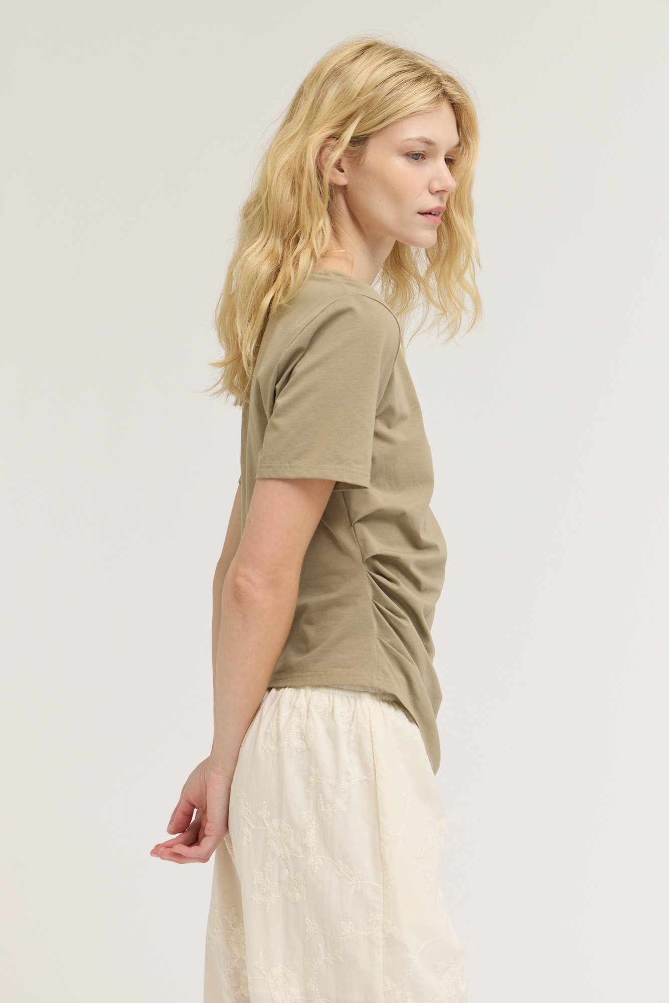 AN ASYMMETRIC JERSEY TEE