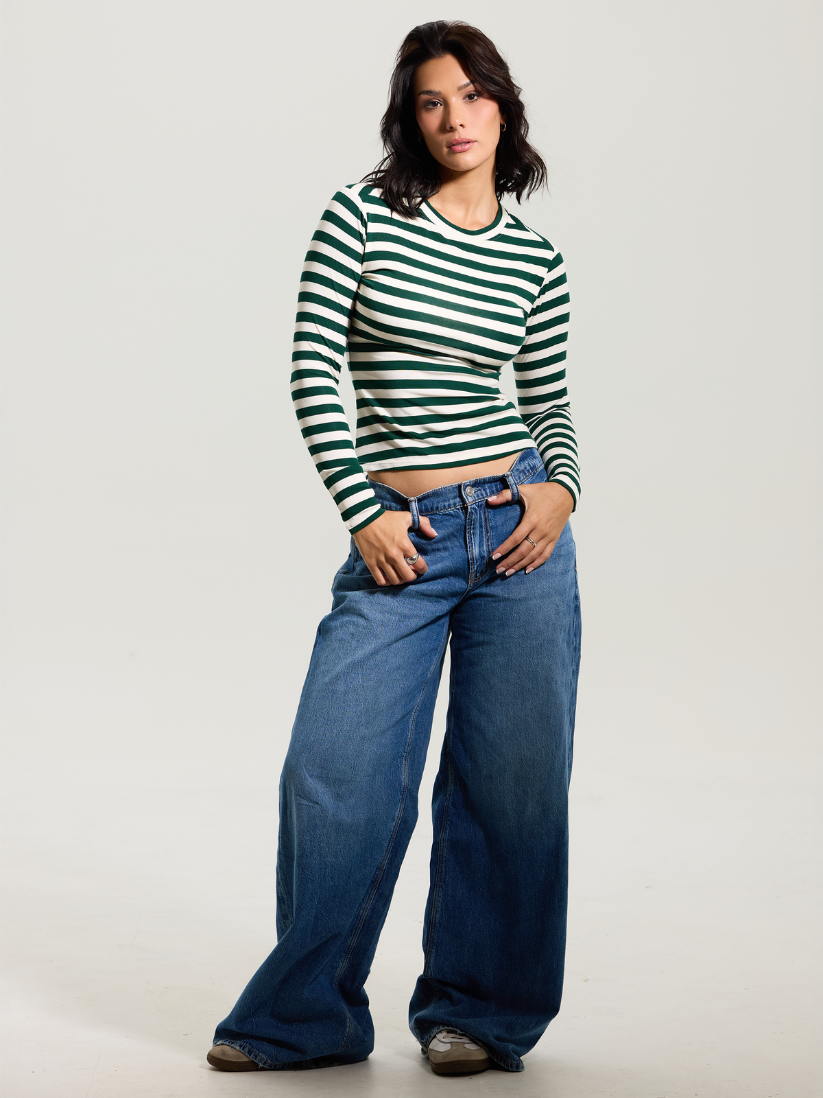 A Crew Neck Braless Long Sleeve