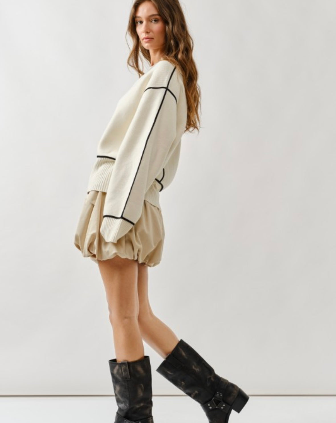 A Contrast Sweater (CURVY)