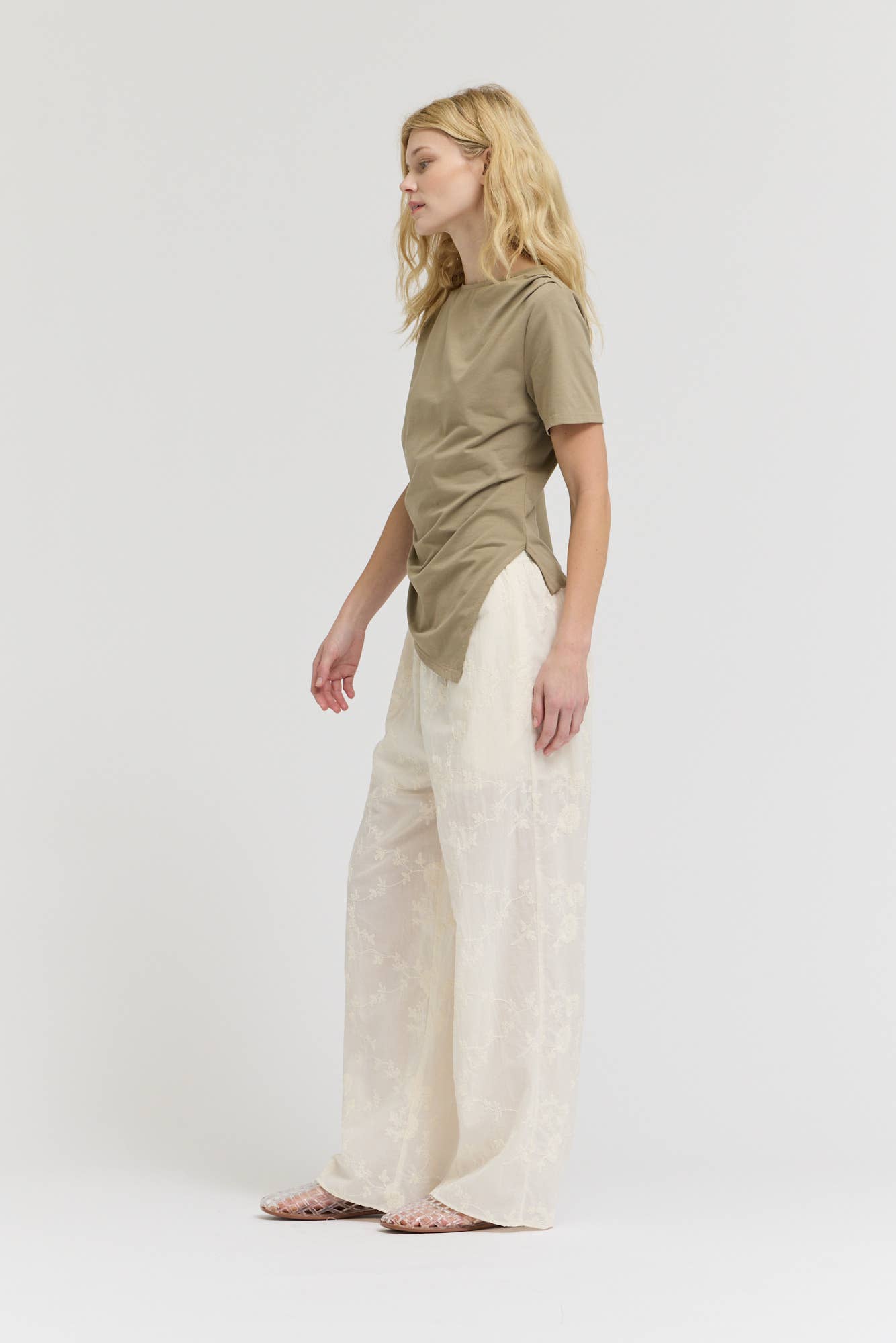 AN ASYMMETRIC JERSEY TEE