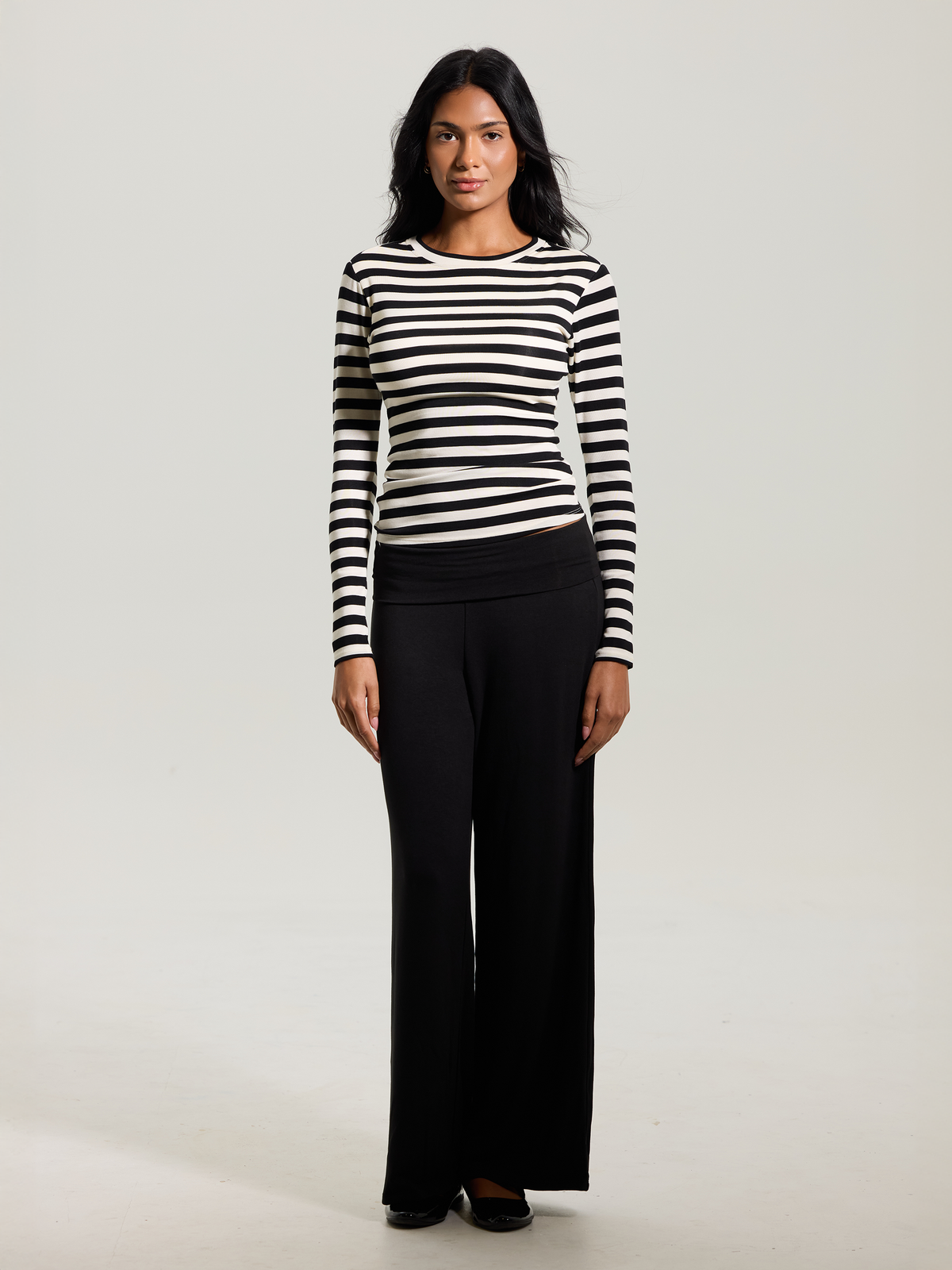 A Crew Neck Braless Long Sleeve