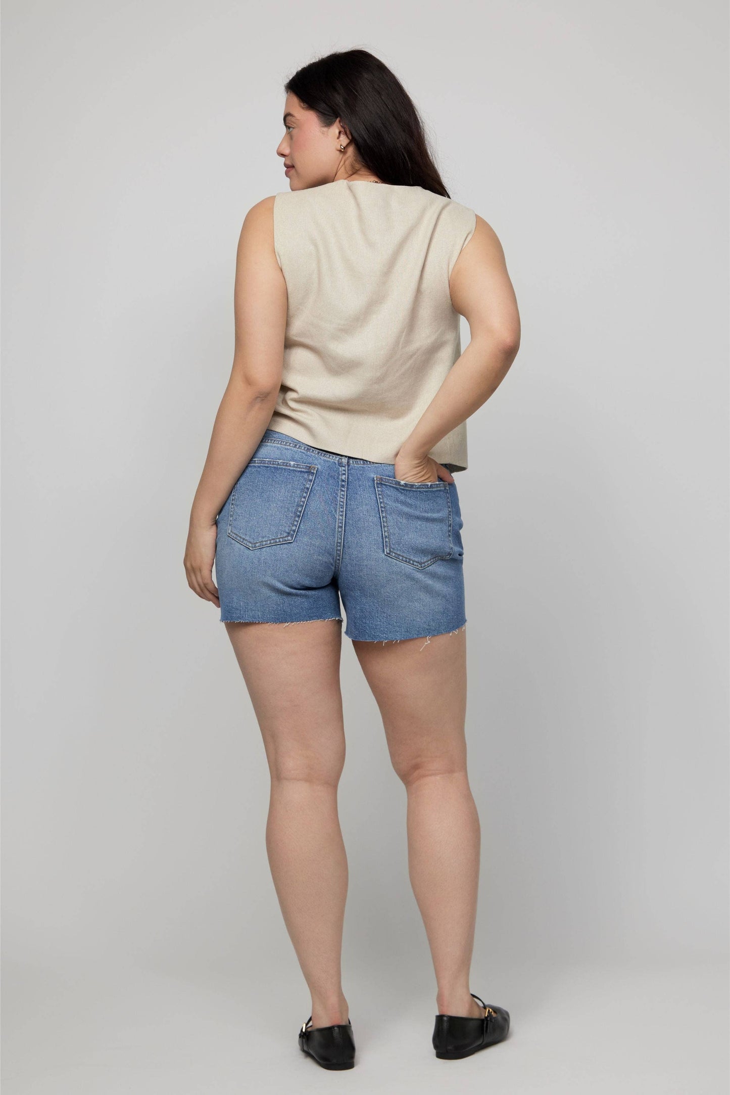 A High Rise Jean Short (CURVY)