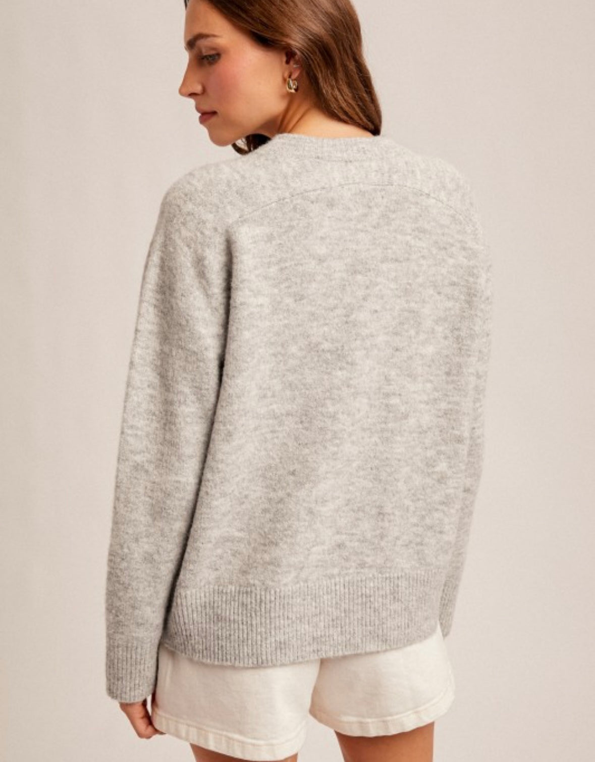 A Grey Crewneck Sweater (CURVY) LOL M