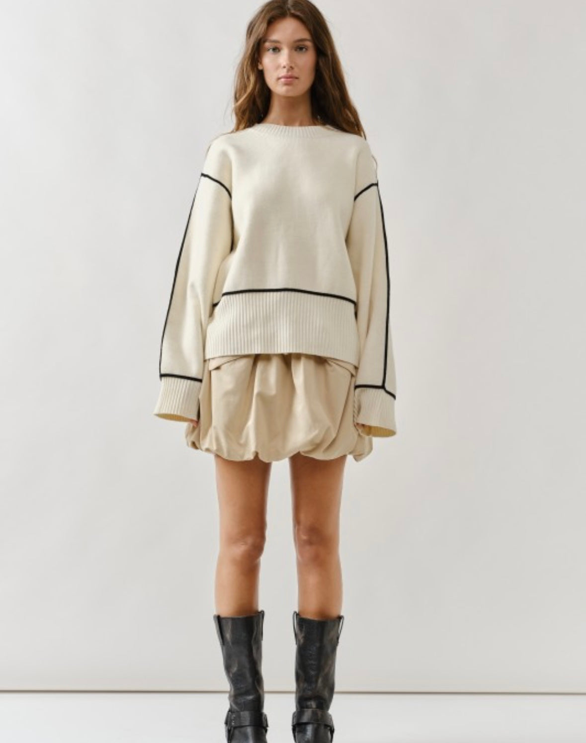 A Contrast Sweater (CURVY)