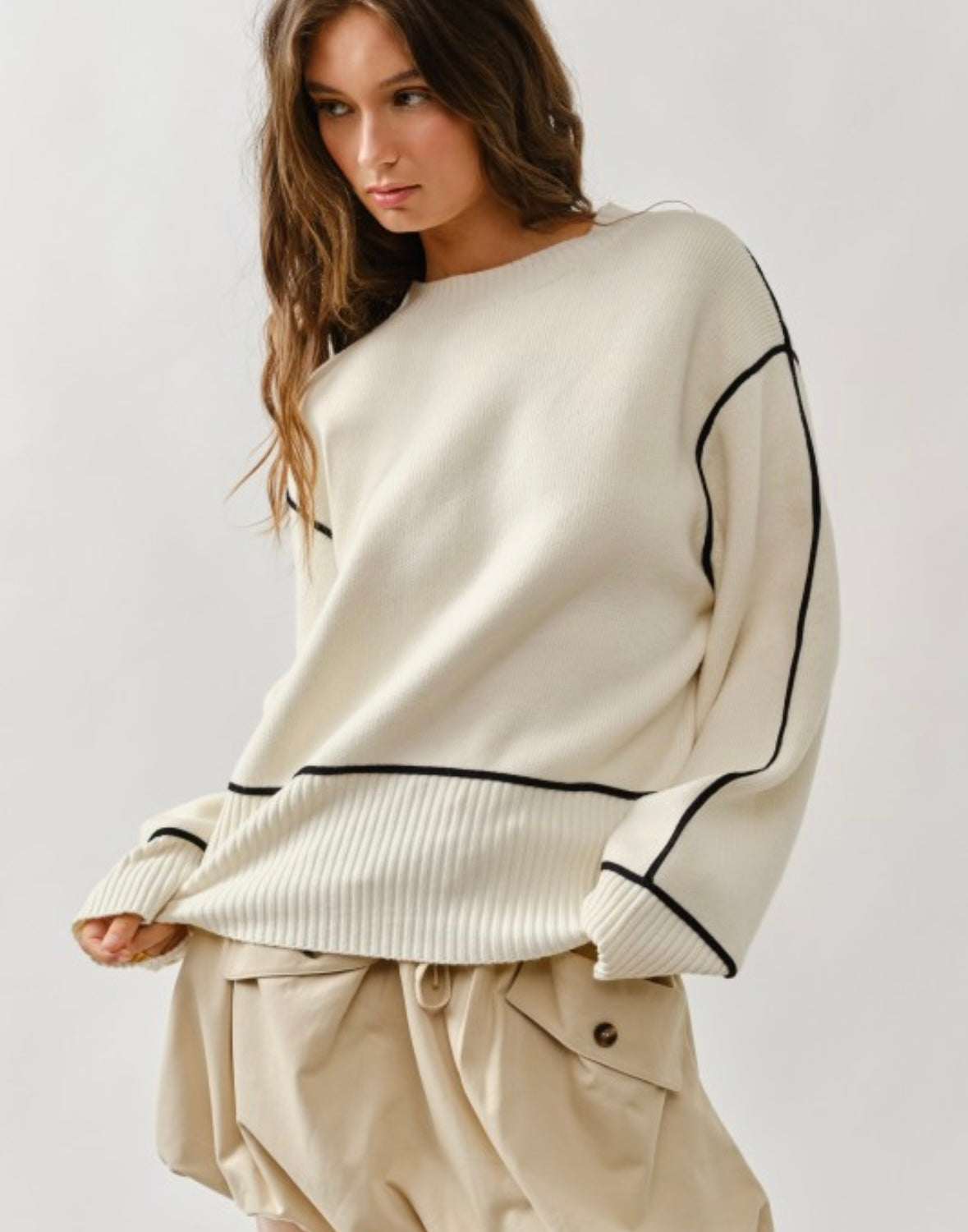 A Contrast Sweater (CURVY)