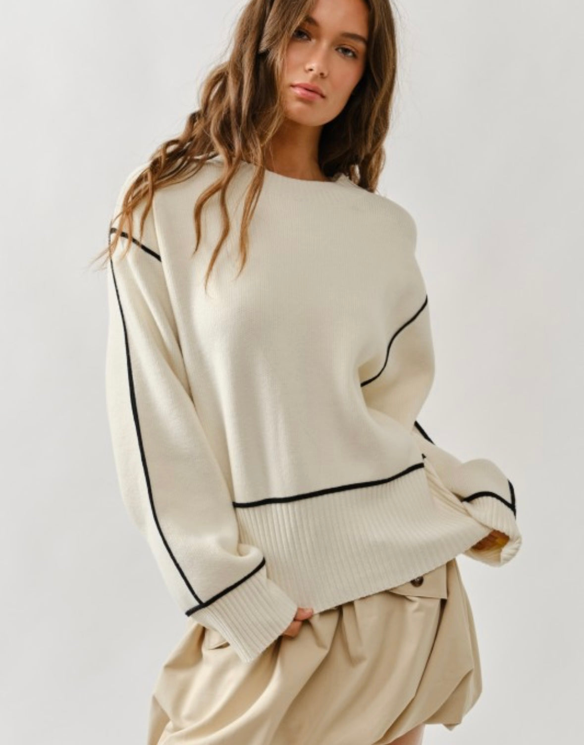 A Contrast Sweater (CURVY)