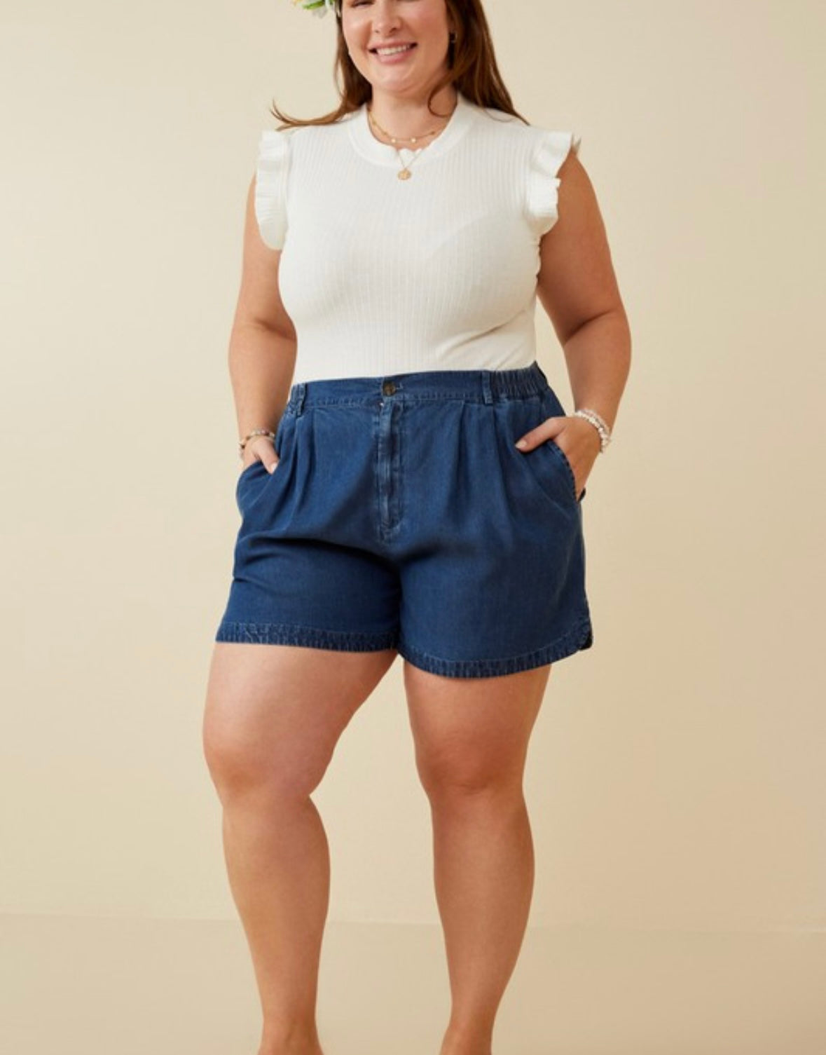 A Curvy Chambray Short
