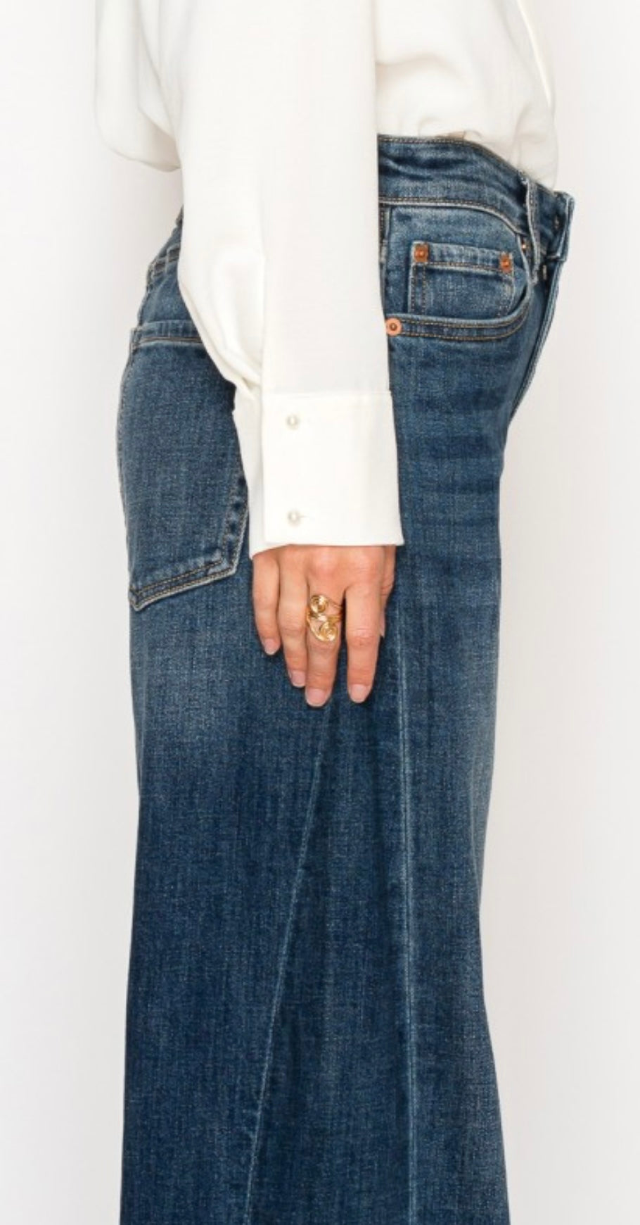 A Twisted Barrel Jean