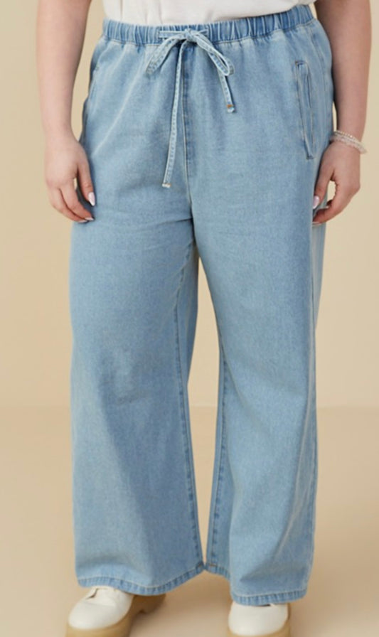 A CURVY Drawstring Pant