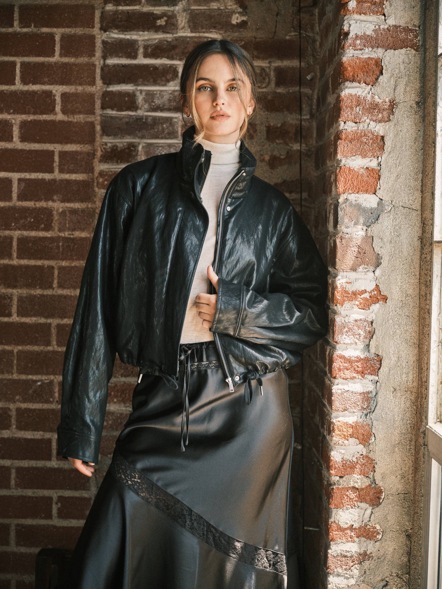 AJJ6432 VEGAN LEATHER TURTLENECK BOMBER JACKET