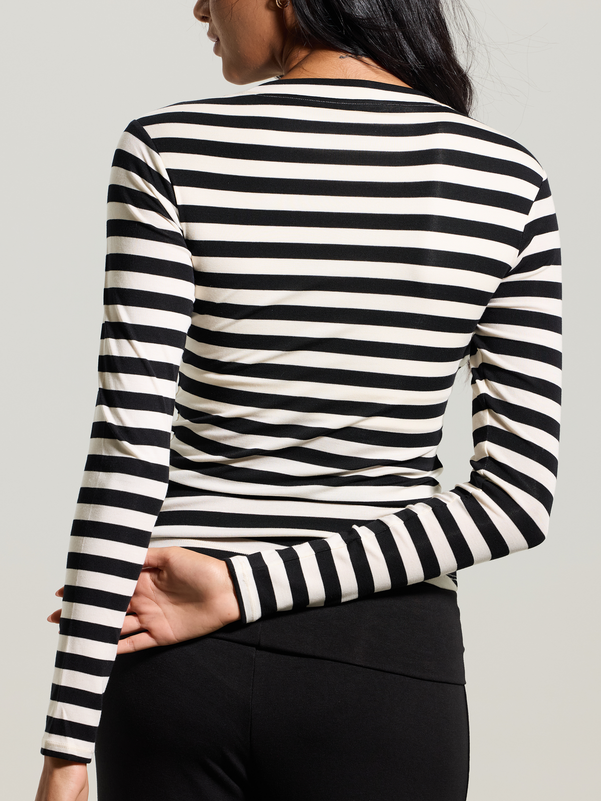 A Crew Neck Braless Long Sleeve