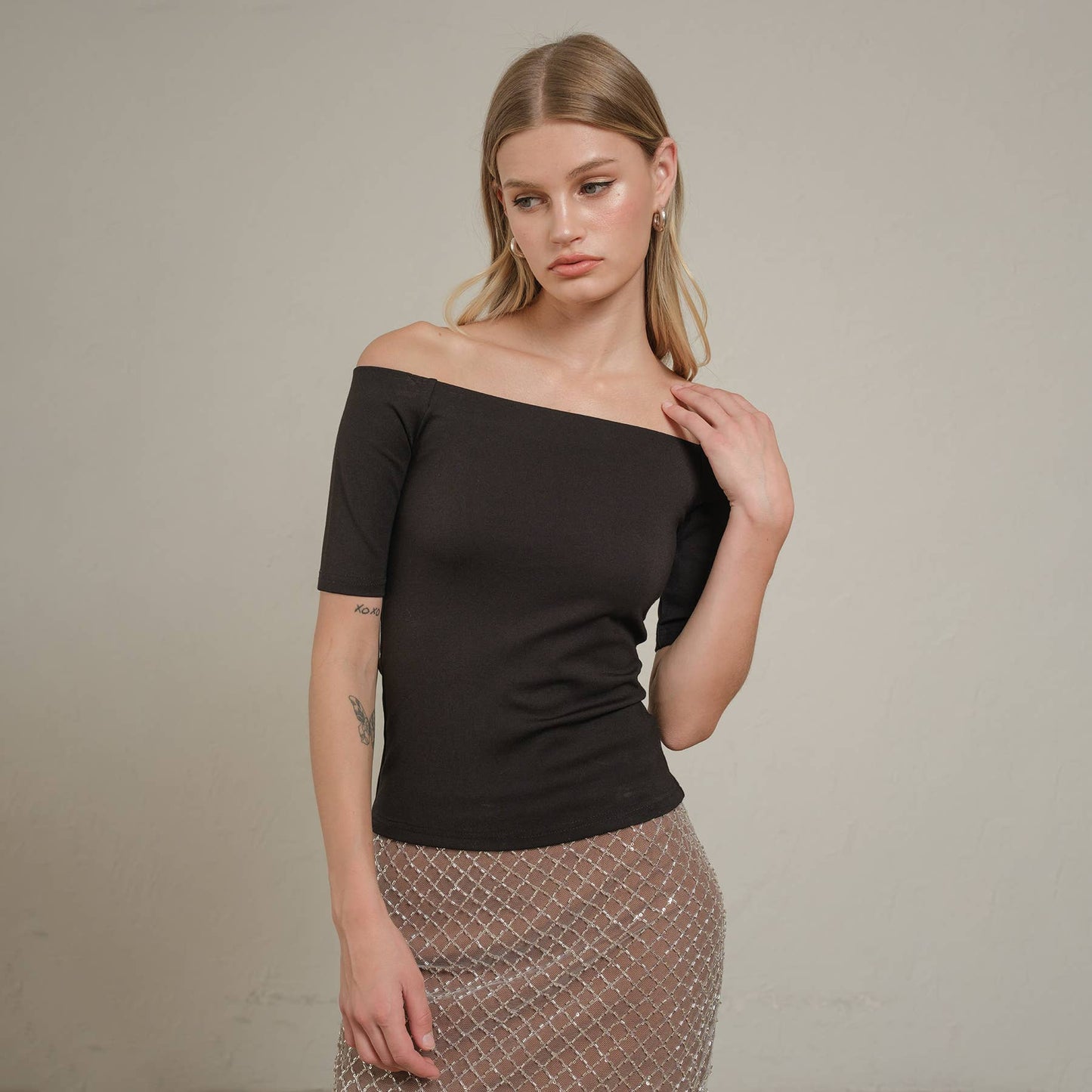 Off Shoulder Fitted Knit Top