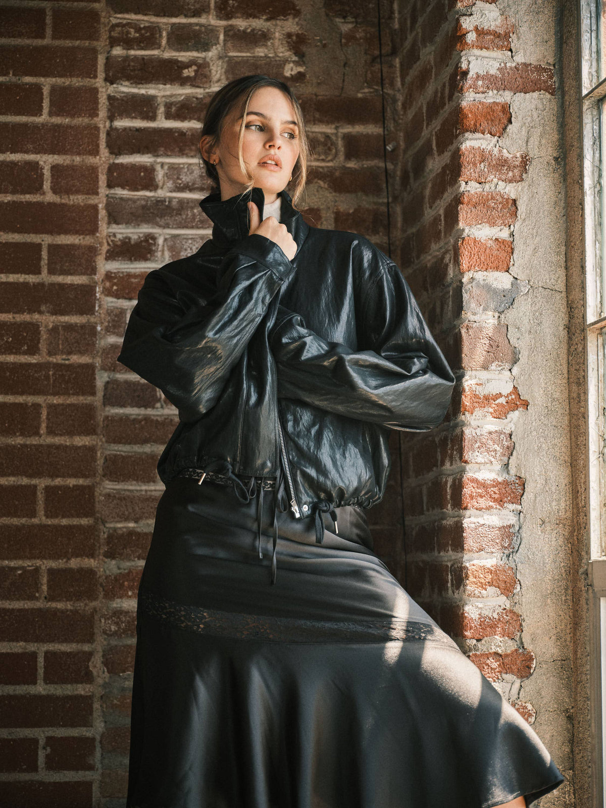 AJJ6432 VEGAN LEATHER TURTLENECK BOMBER JACKET