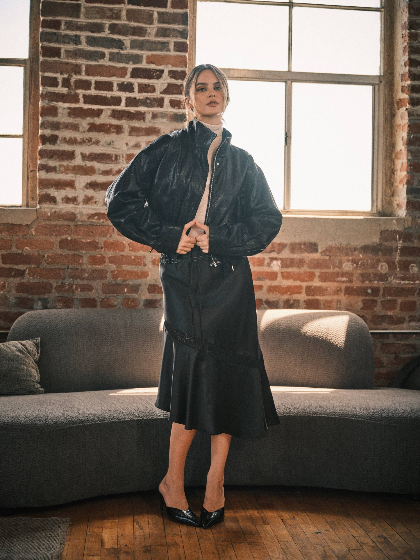 AJJ6432 VEGAN LEATHER TURTLENECK BOMBER JACKET