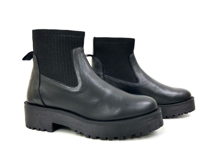 Claire Black Chunky Block Heel Chelsea Boot (LOL size 7)