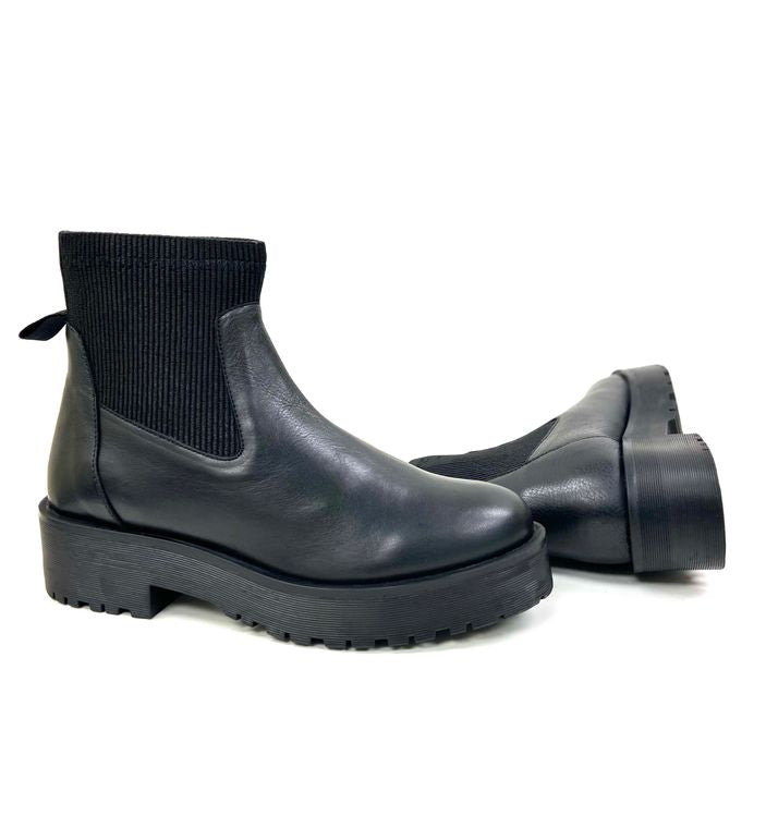 Claire Black Chunky Block Heel Chelsea Boot (LOL size 7)